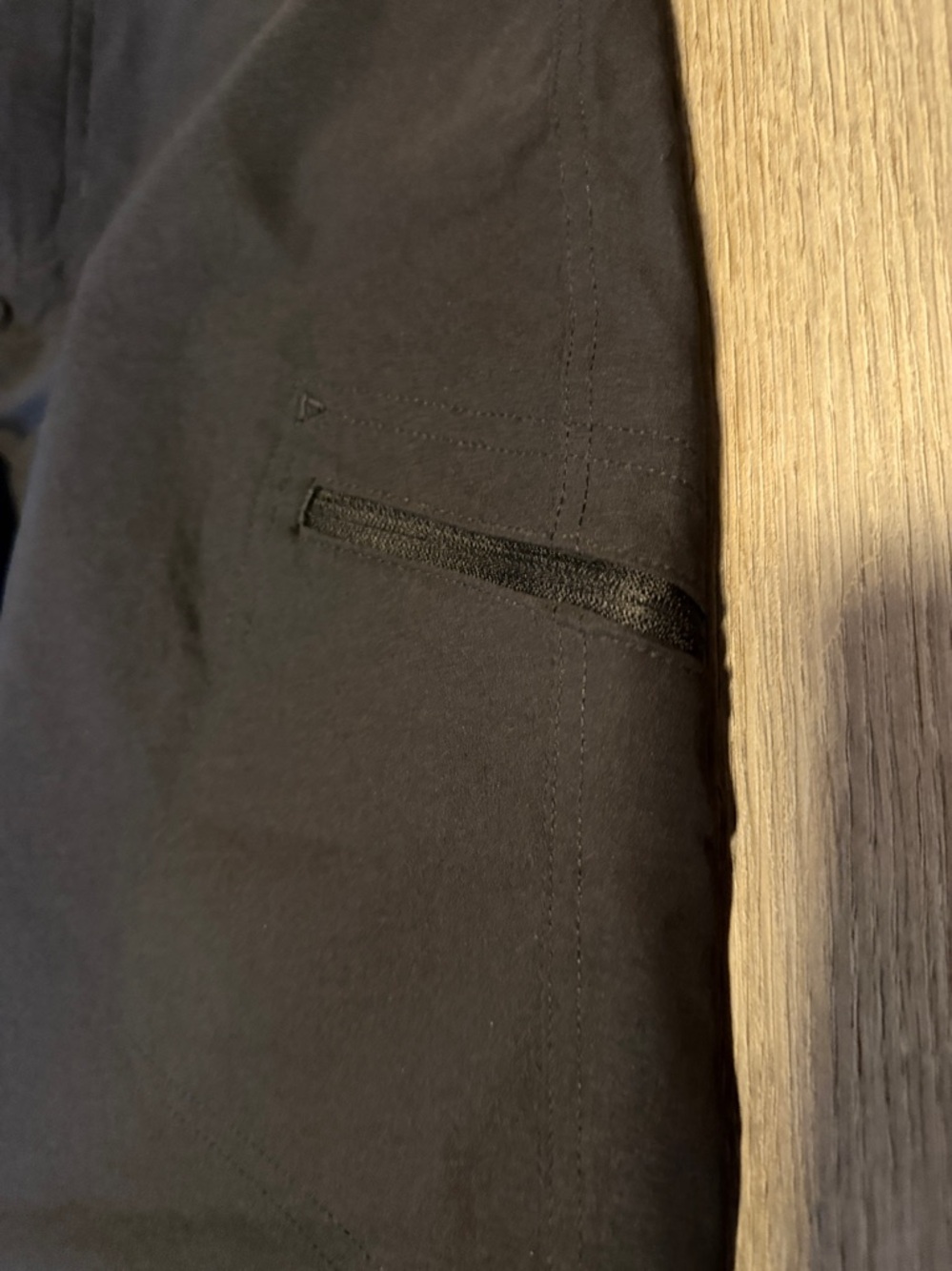 Eddie Bauer Women’s  Black Stretch Capris - Picture 4 of 6